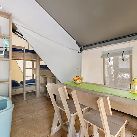 ホリデーパーク Easyatent Safari Tent Zelena Laguna ポレッチ
