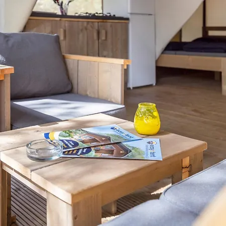 Easyatent Safari Tent Zelena Laguna ホリデーパーク 4*